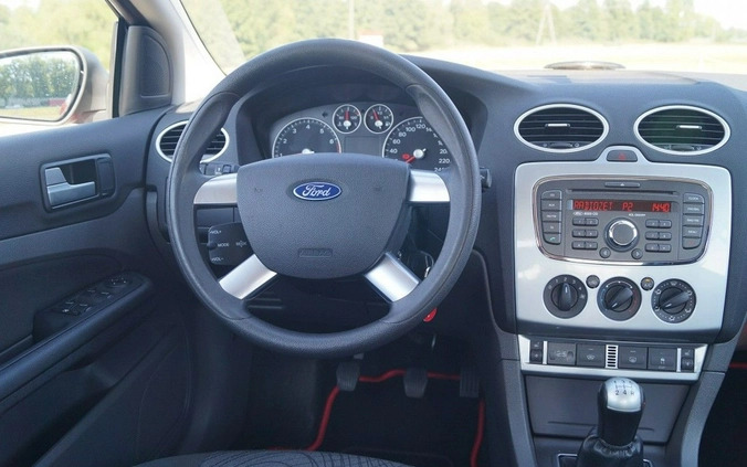 Ford Focus cena 19999 przebieg: 158000, rok produkcji 2007 z Pasłęk małe 106